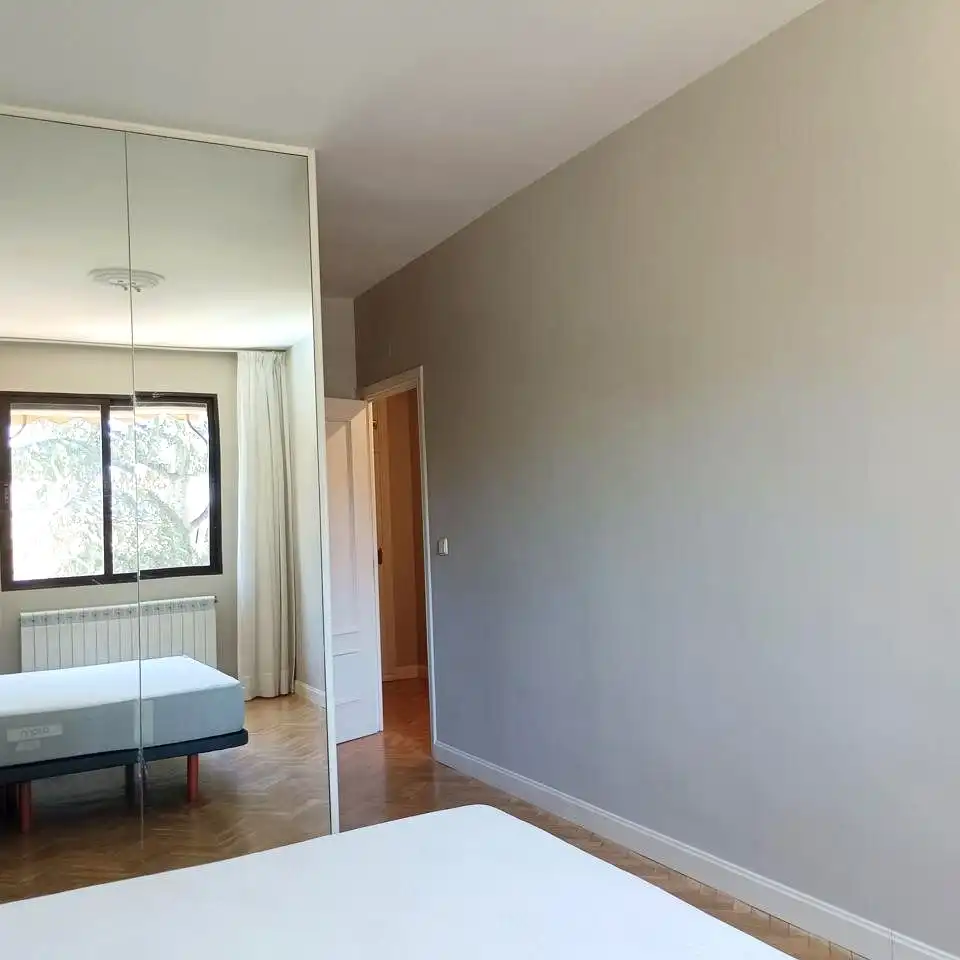 Bedroom of Flat for rent in Madrid  with Air Conditioner, Heating and Parquet flooring