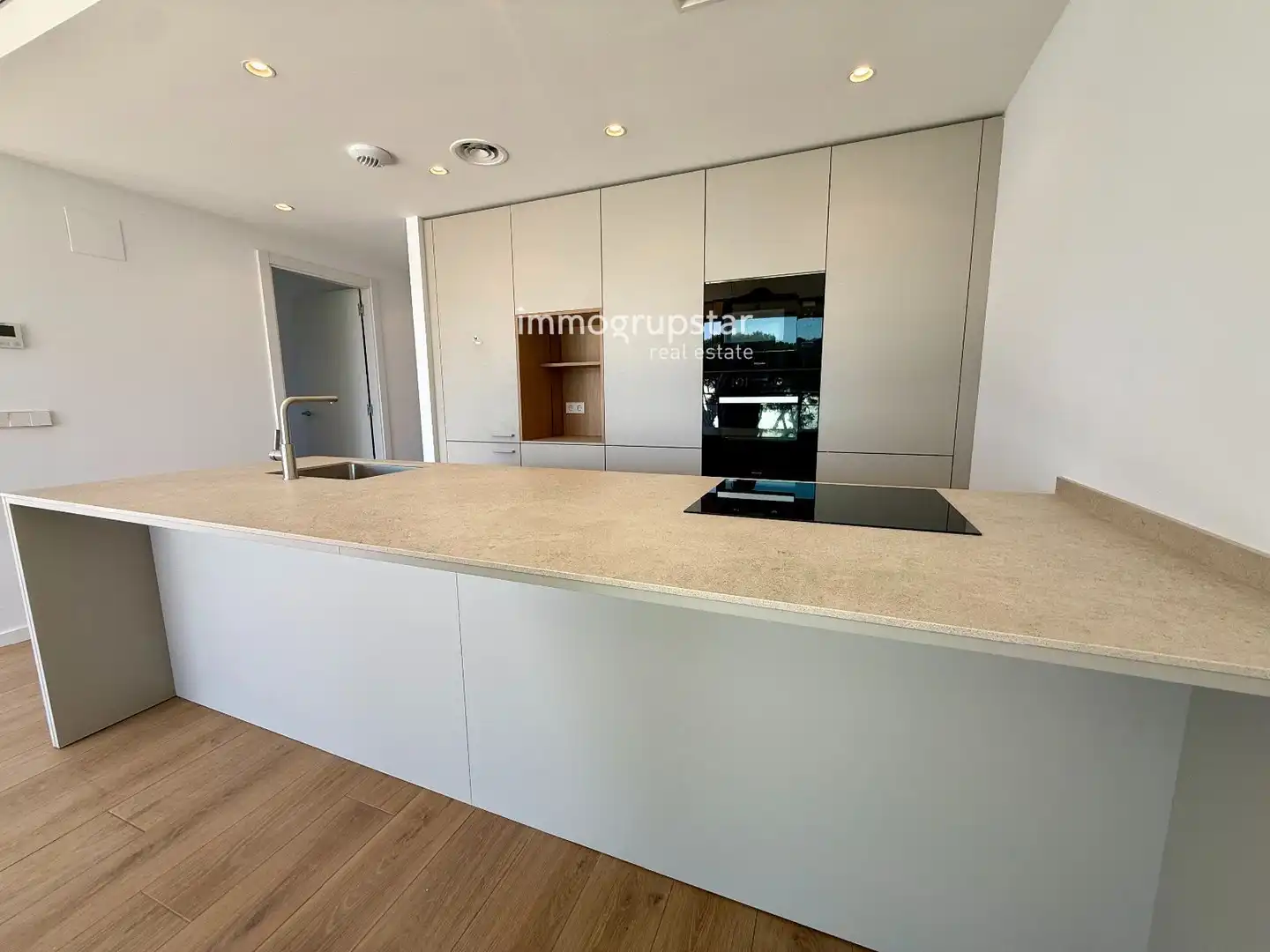 Apartament en venda a Cavall Bernat, Los Pinos - Politur