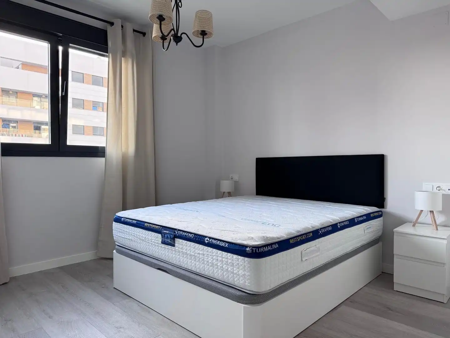Schlafzimmer von Wohnung zur Miete in Jerez de la Frontera mit Klimaanlage, Heizung und Privatgarten