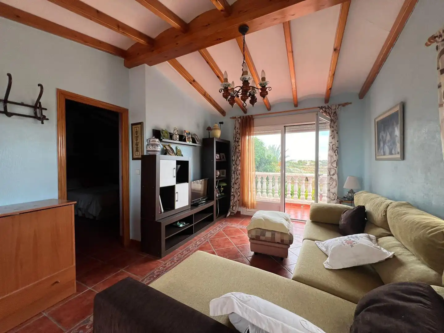 Sala d'estar de Casa o xalet en venda en Elche / Elx amb Jardí privat, Terrassa i Piscina