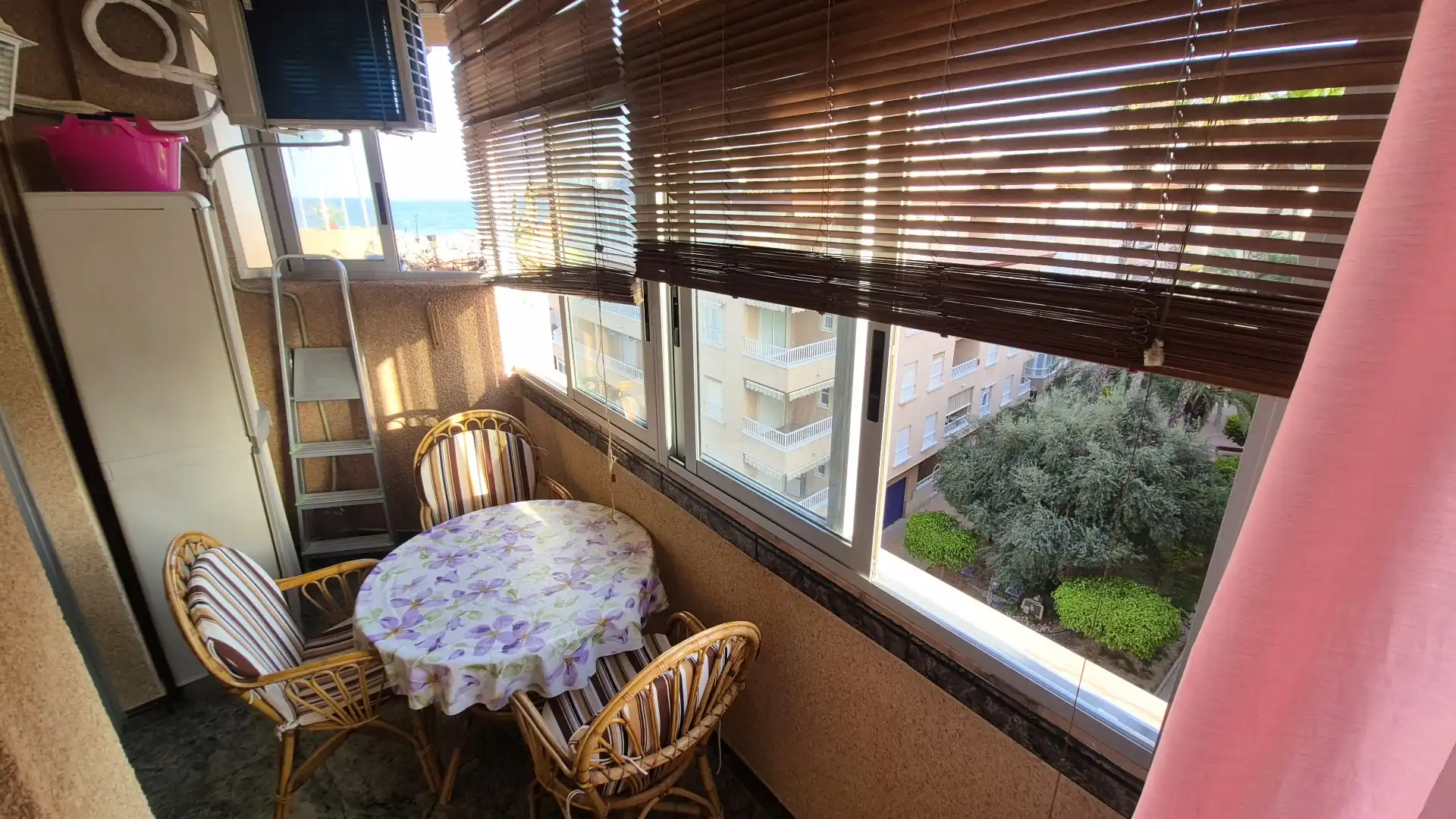 Terrasse von Wohnungen zum Verkauf in Guardamar del Segura mit Klimaanlage, Terrasse und Möbliert