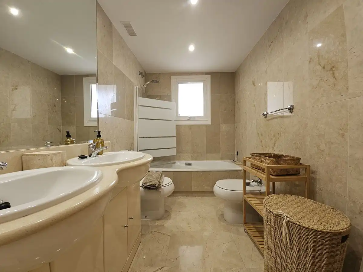Baño de Piso en venta en Marbella