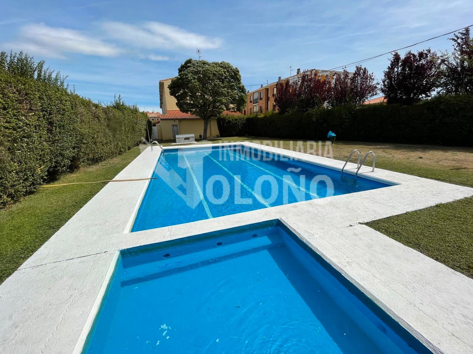 Piscina de Casa adosada en venda en Cihuri amb Jardí privat, Parquet i Terrassa