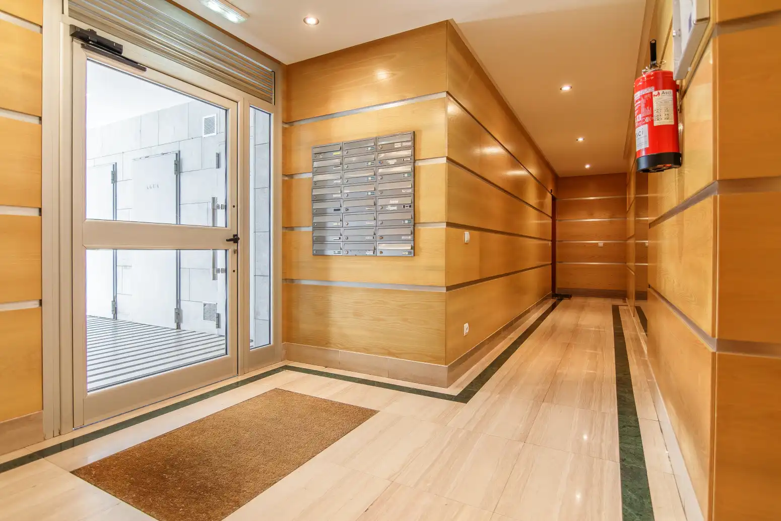Wohnung zum Verkauf in Gozón mit Heizung, Privatgarten und Abstellraum