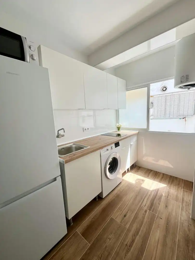 Cocina de Piso para compartir en Sevilla con Amueblado, Lavadora y TV