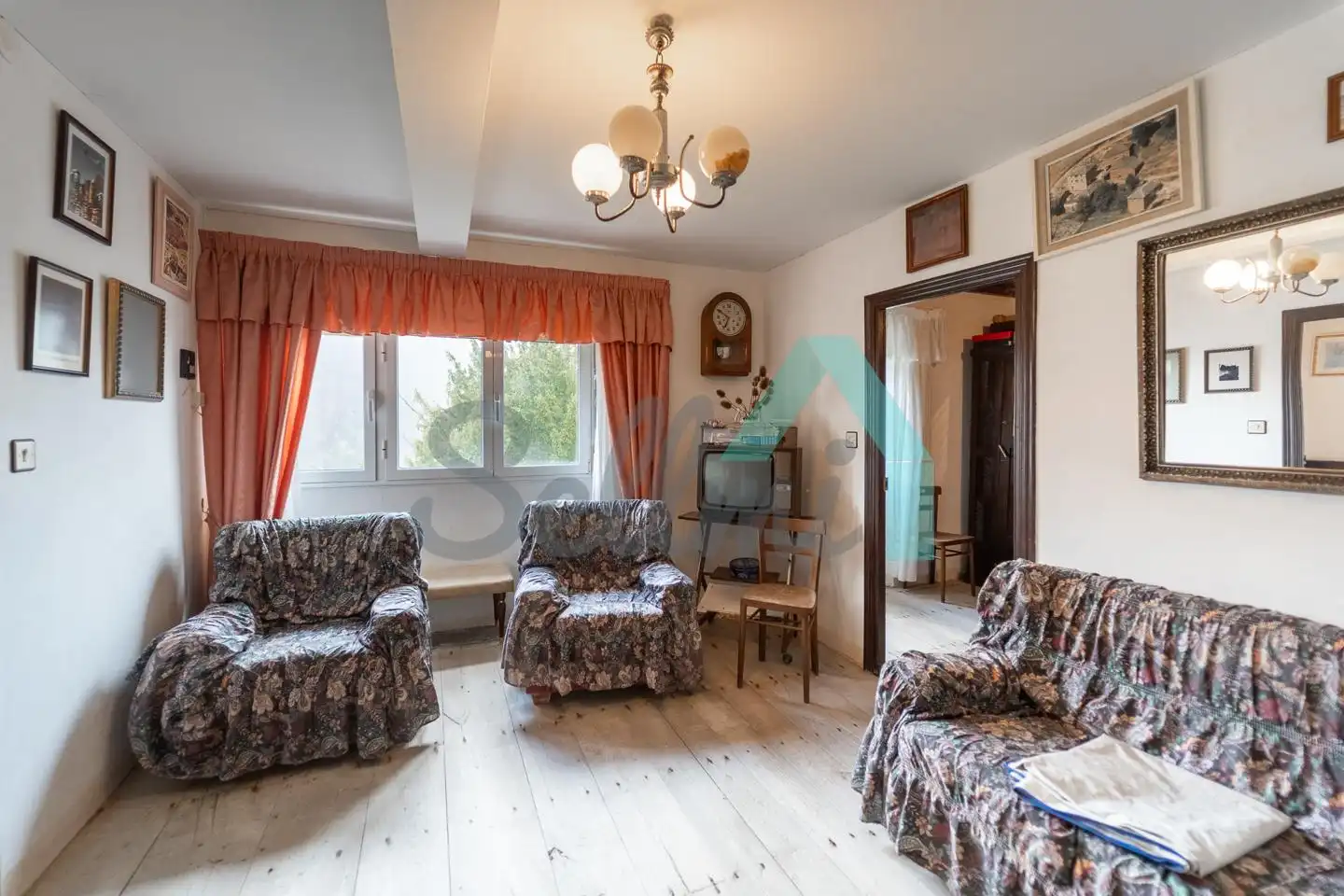 Sala de estar de Casa o chalet en venta en Illano con Calefacción, Jardín privado y Parquet
