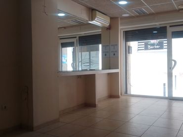 Local comercial en alquiler en Passatge de la Piscina 2