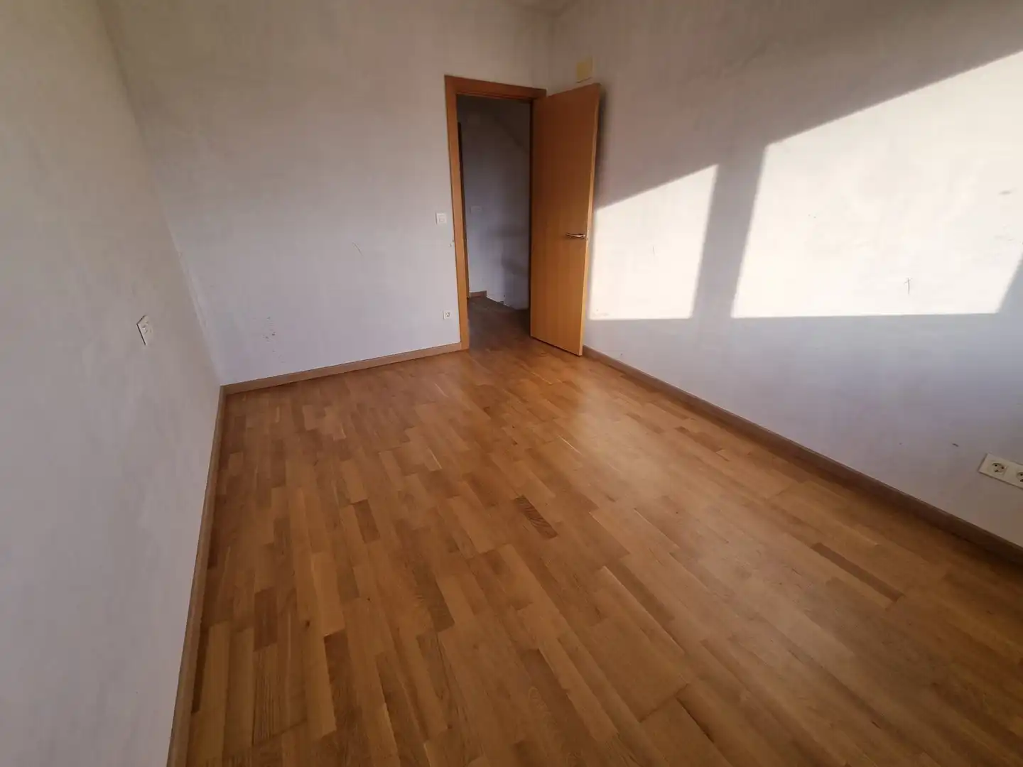 Habitación de Casa adosada en venta en Uruñuela con Calefacción, Jardín privado y Parquet