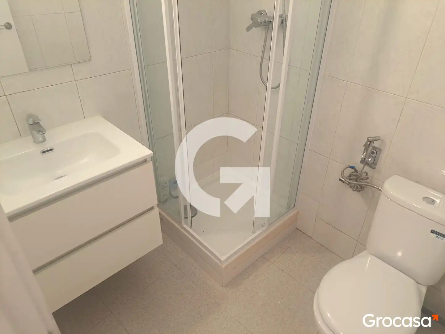 Baño de Piso en venta en Cervelló con Aire acondicionado, Calefacción y Jardín privado