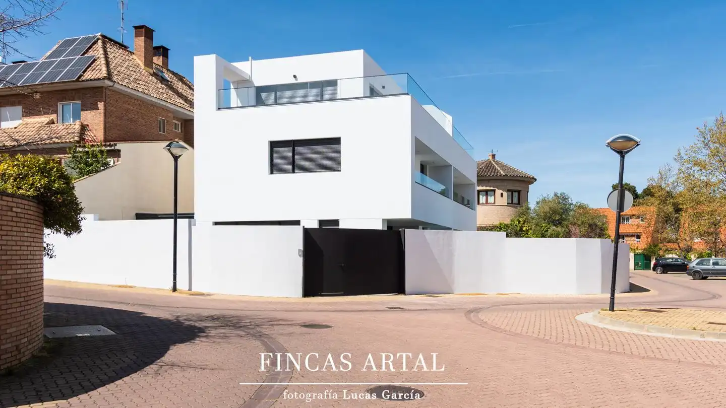 Vista exterior de Casa o chalet en venta en Zaragoza con Aire acondicionado, Calefacción y Jardín privado