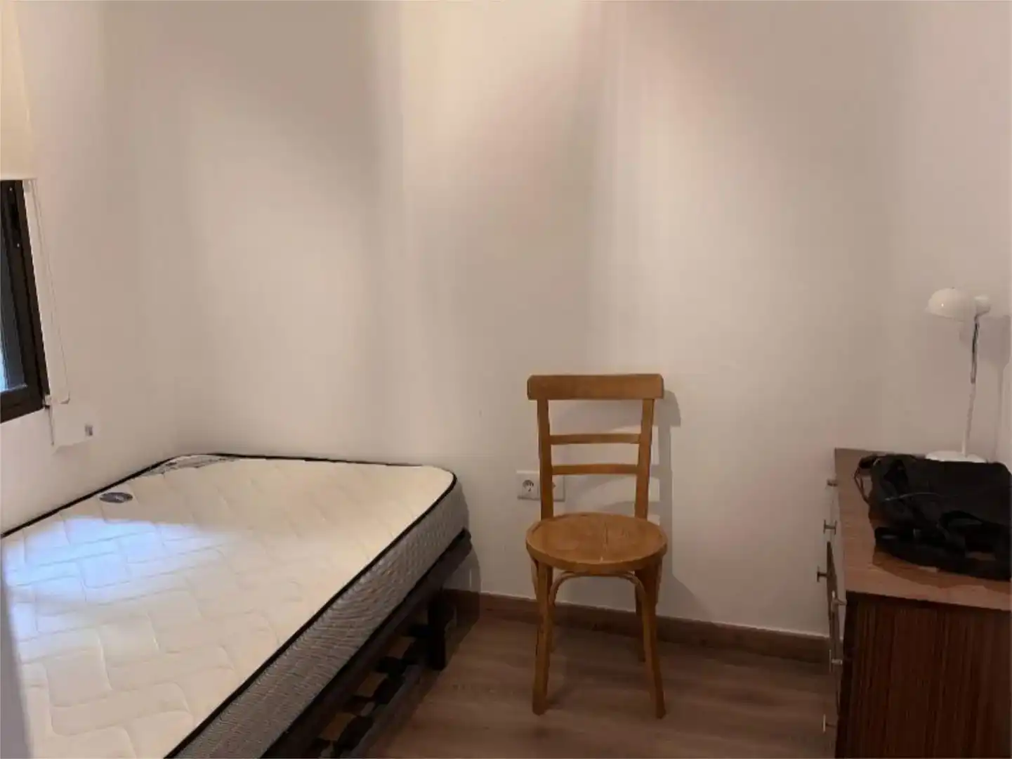 Schlafzimmer von Wohnung zur Miete in Barcelona mit Parkett, Möbliert und Balkon