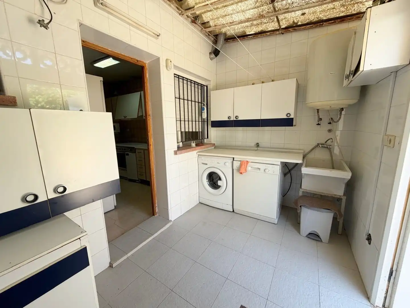 Cuina de Casa o xalet en venda en Los Alcázares amb Aire condicionat, Terrassa i Moblat