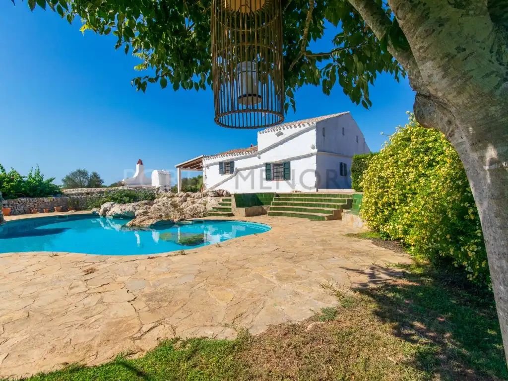 Casa rústica amb piscina en venda a Ferreries poble