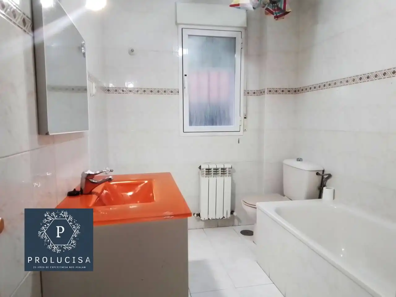 Bathroom of Houses for sale in Moraleja de Enmedio  with Air Conditioner, Heating and Terrace