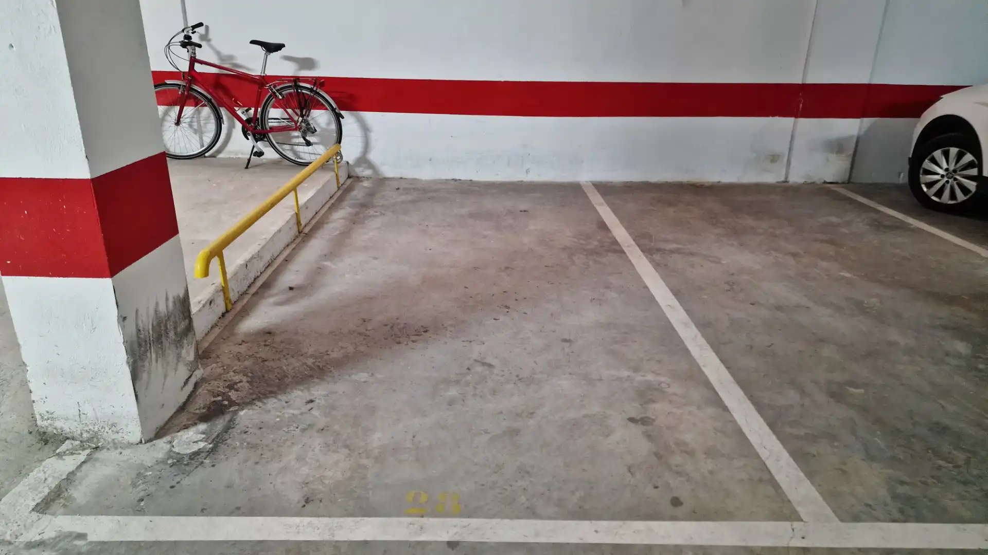 Aparcament de Apartament en venda en Vélez de Benaudalla amb Moblat, Forn i Rentadora