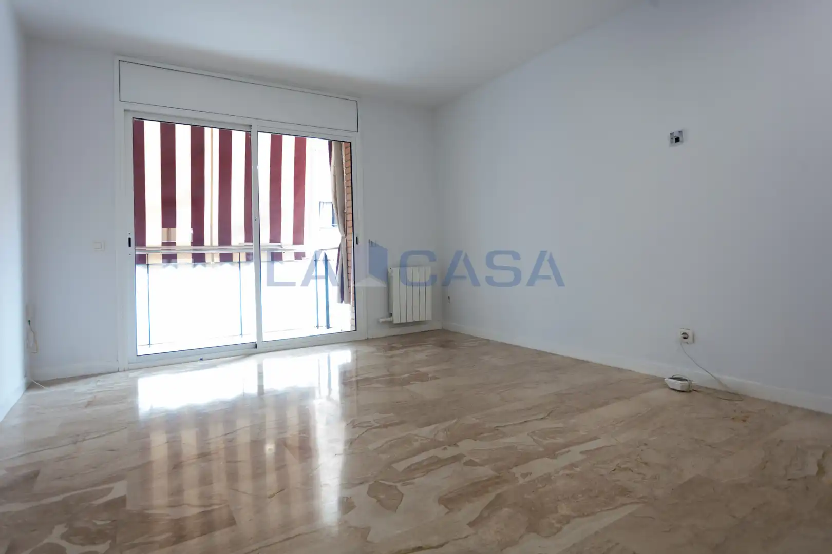 Wohnzimmer von Wohnung zum Verkauf in L'Hospitalet de Llobregat mit Heizung, Terrasse und Ofen