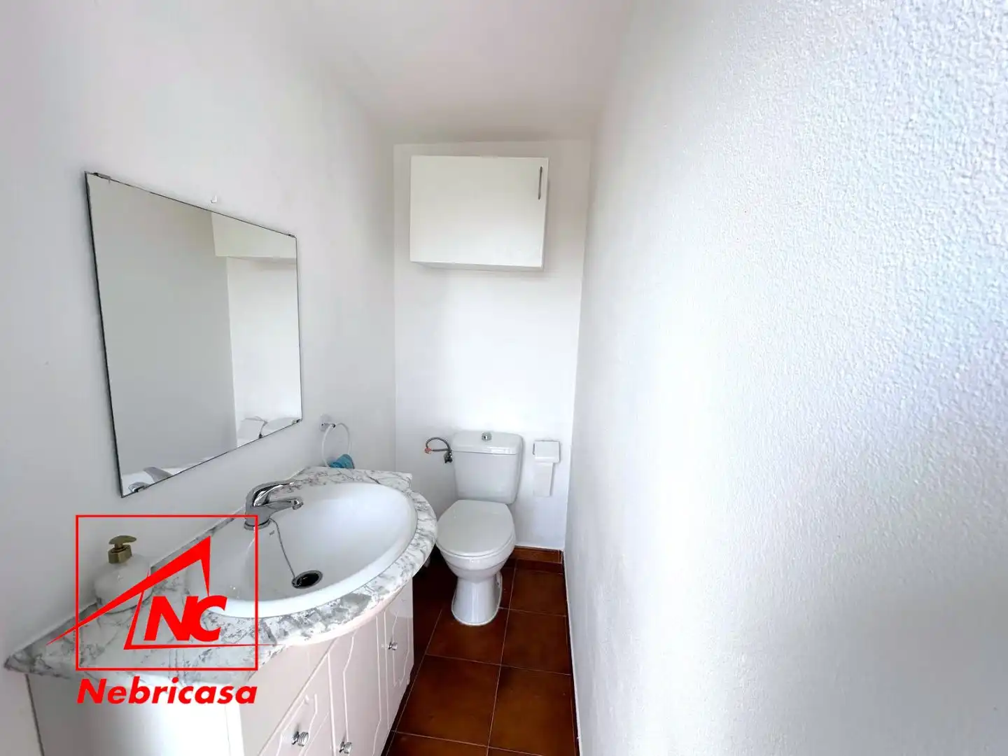 Bany de Finca rústica en venda en Lebrija amb Aire condicionat i Moblat