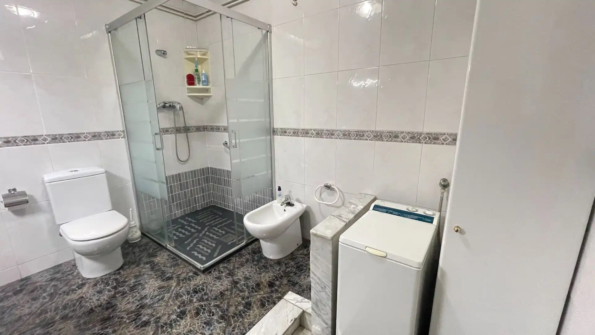 Bany de Pis en venda en Terrassa amb Aire condicionat, Calefacció i Terrassa
