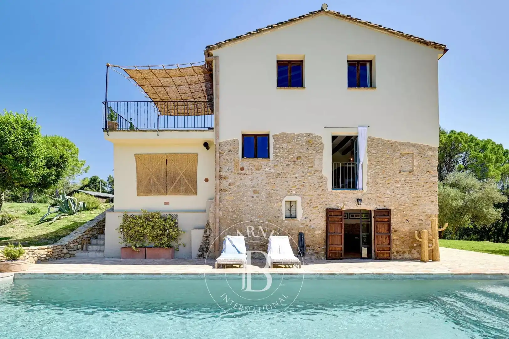 Vista exterior de Finca rústica en venta en Esponellà con Calefacción, Piscina y Amueblado