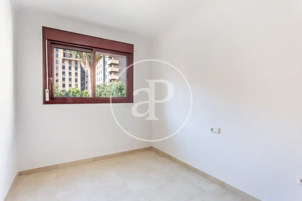 Dormitori de Pis de lloguer en Valencia amb Aire condicionat, Calefacció i Jardí privat