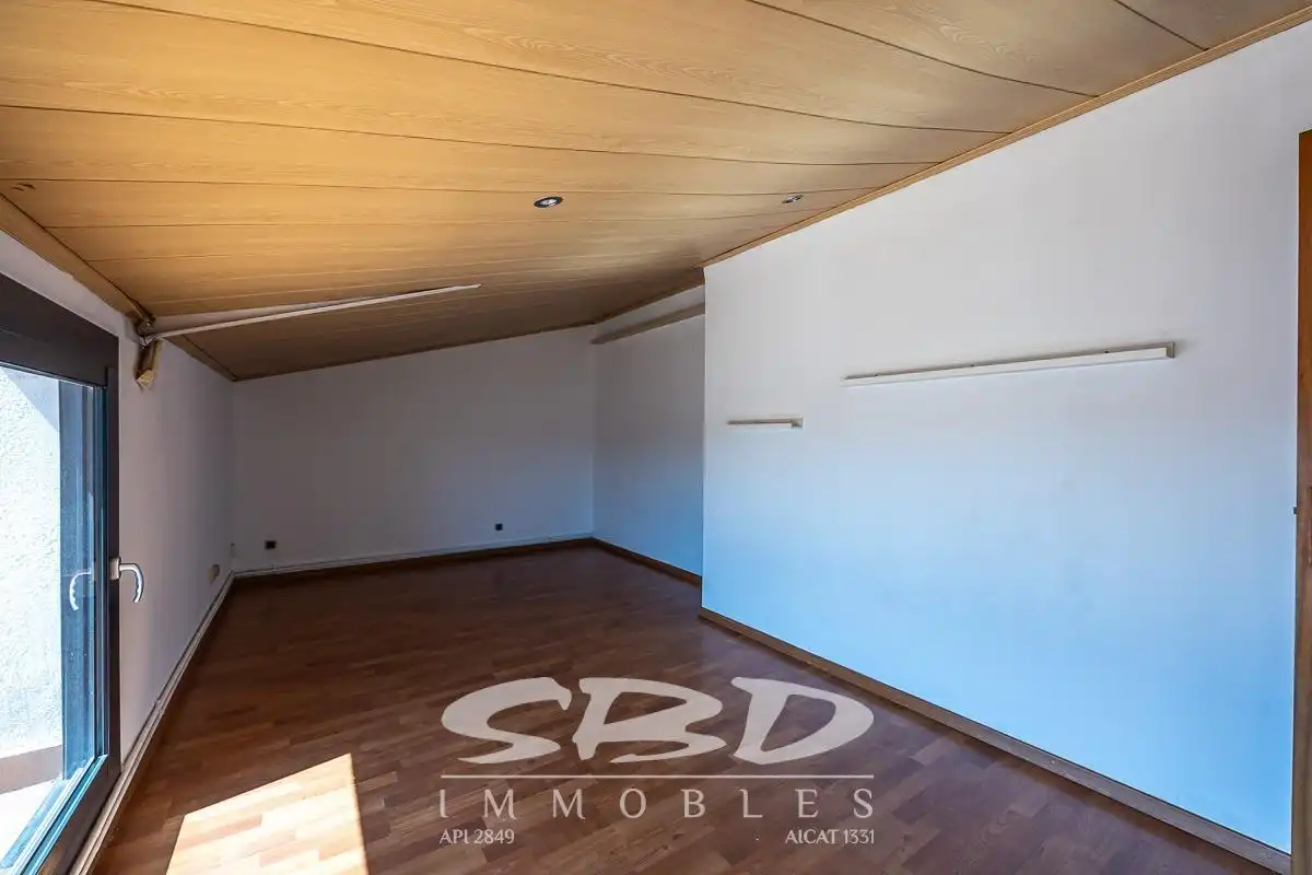 Habitación de Ático en venta en Sabadell con Calefacción y Terraza