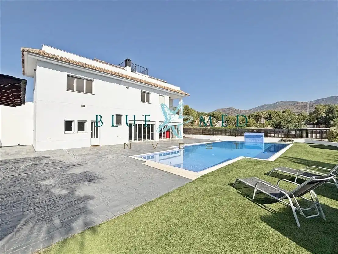 Villa con terrazza in vendita a Calle Calle Albacete, imagen 4