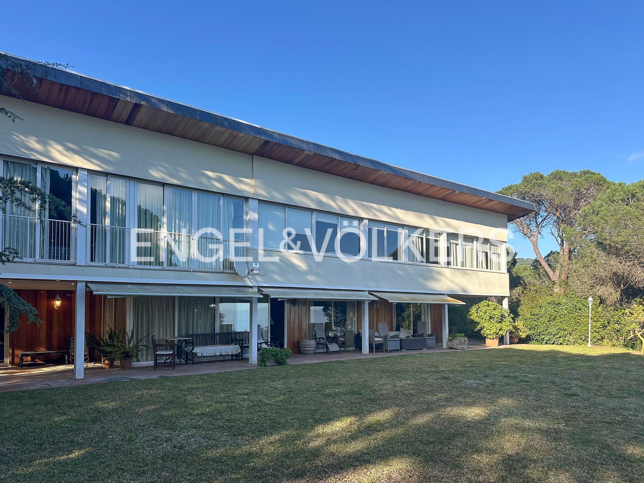 Vista exterior de Casa o chalet en venta en Sant Andreu de Llavaneres con Calefacción, Jardín privado y Terraza