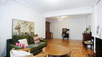 Living room of Flat for sale in  Madrid Capital  with Air Conditioner, Terrace and Balcony