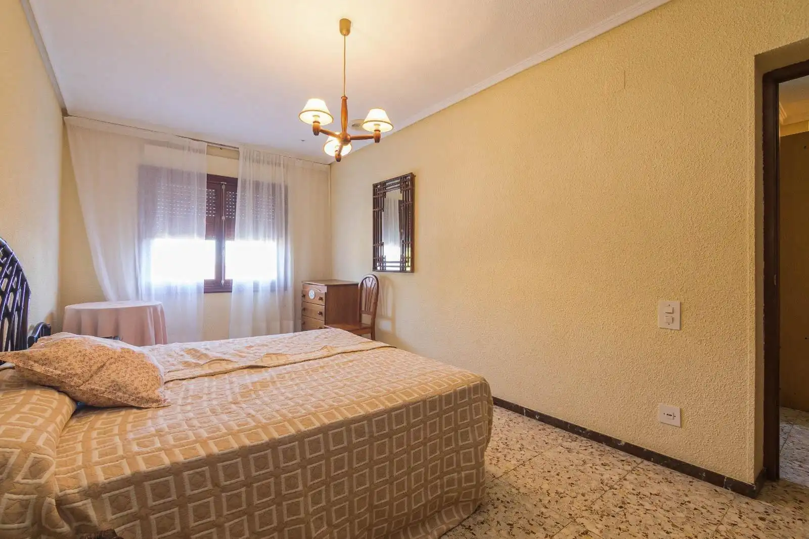 Dormitori de Casa o xalet en venda en Elche / Elx amb Terrassa, Traster i Piscina