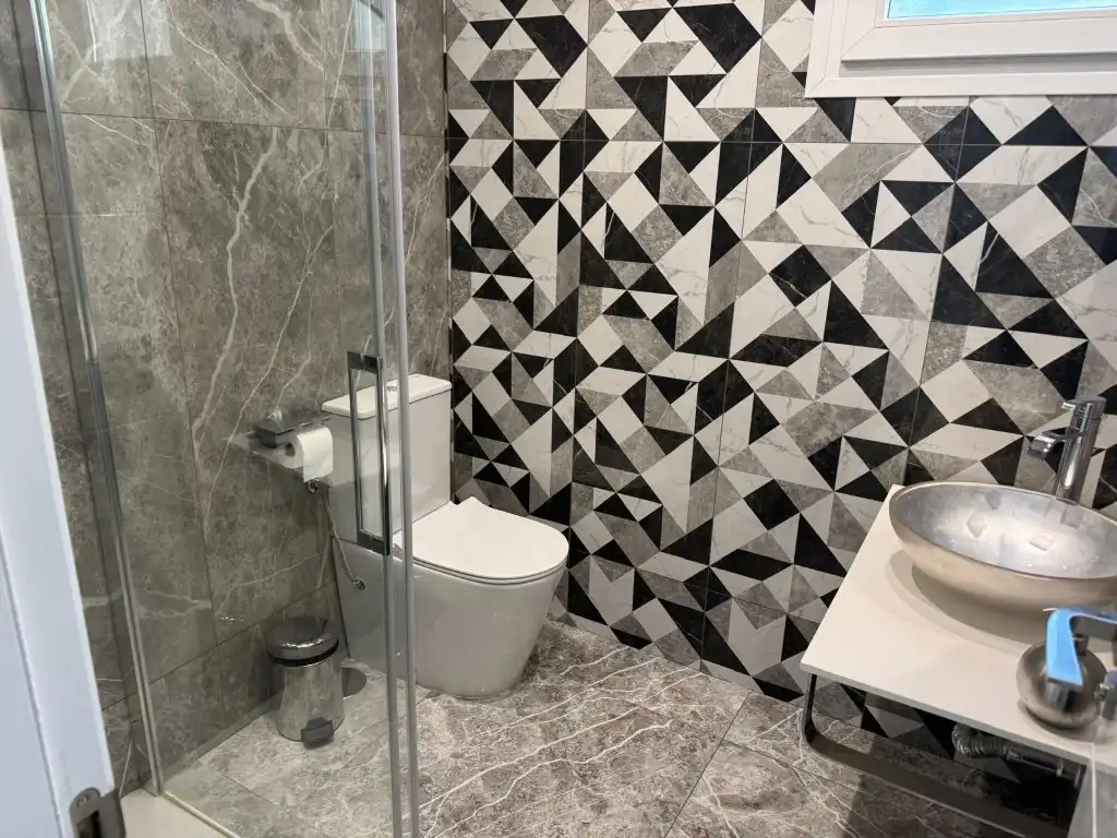 Bathroom of Houses for rent in Torremolinos  with Air Conditioner, Private garden and Terrace