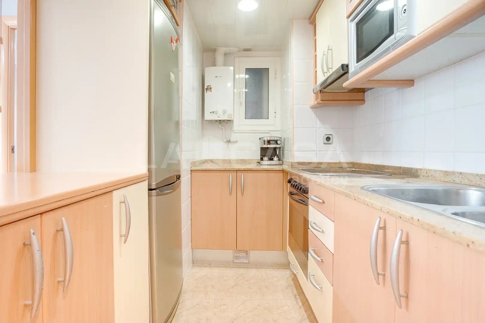 Cuina de Pis en venda en Barcelona amb Aire condicionat, Calefacció i Forn