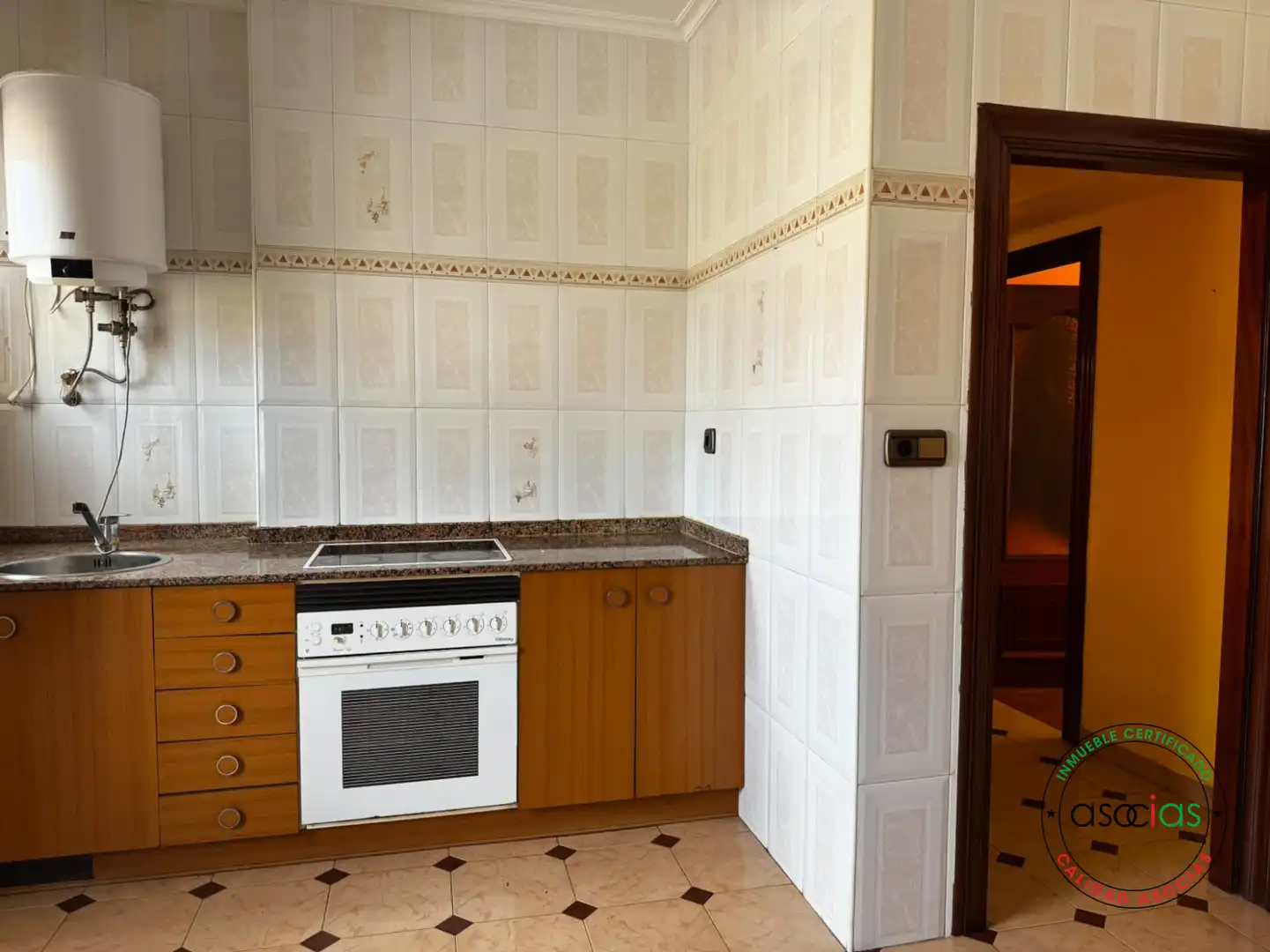 Kitchen of Flat for sale in Gijón   with Heating and Storage room