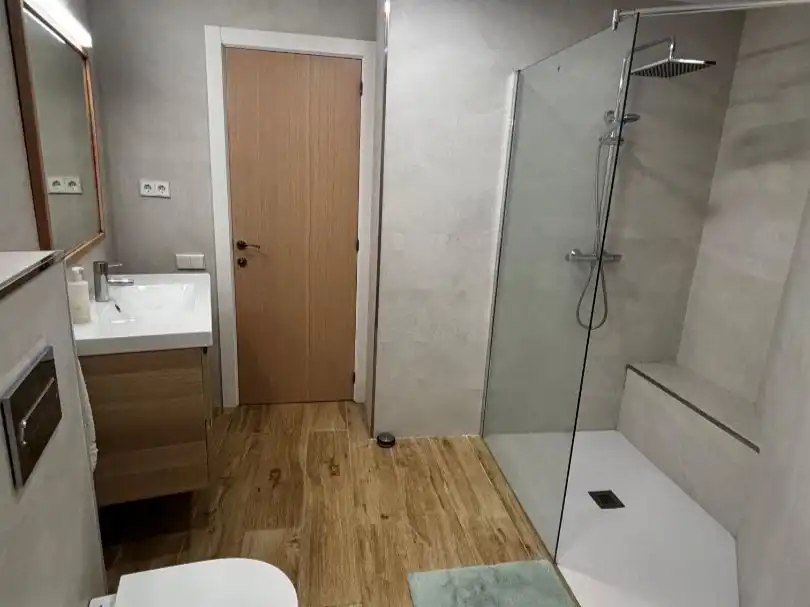 Baño de Casa o chalet para compartir en Lliçà d'Amunt con Jardín privado, Terraza y Piscina