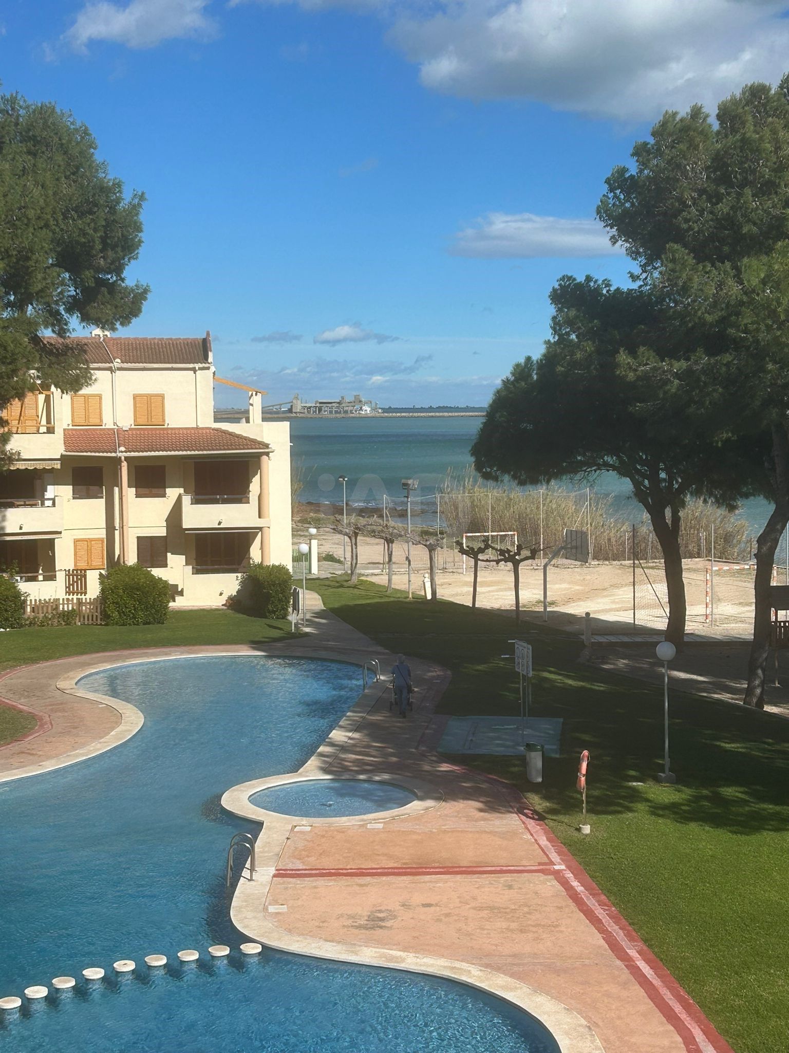 Swimming pool of Flat for rent in Alcanar