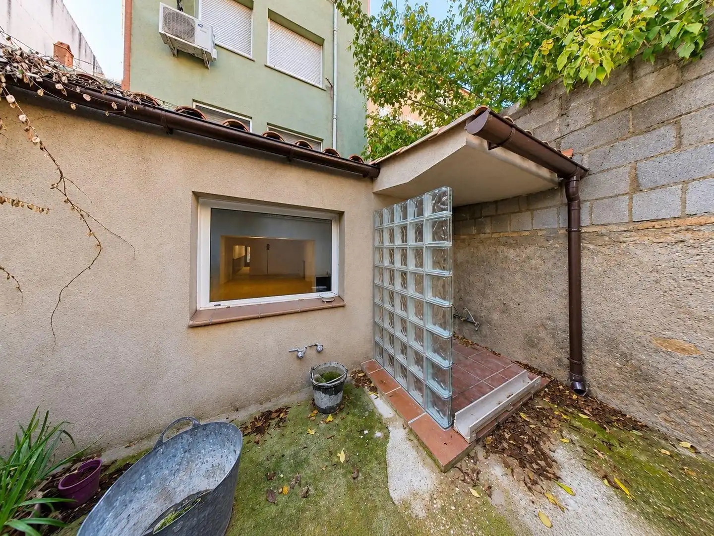 Exterior view of Commercial properties for rent in Centre
