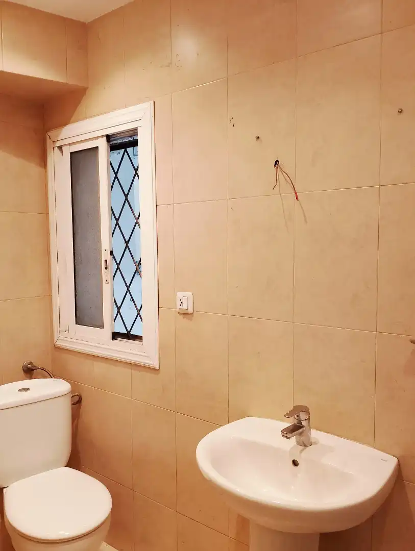 Baño de Piso en venta en Barcelona con Calefacción, Balcón y Alarma