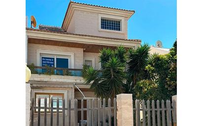 Vista exterior de Casa adosada en venda en Torrevieja