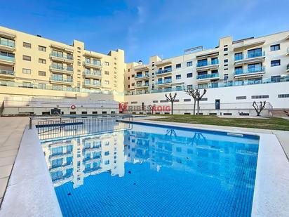 Swimming pool of Flat for sale in Vilanova i la Geltrú  with Air Conditioner, Heating and Terrace