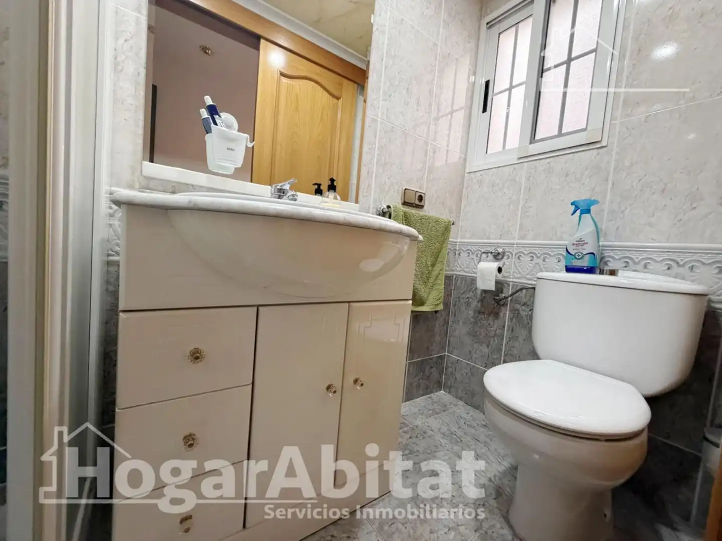 Bathroom of Flat for sale in Torrent  with Air Conditioner, Terrace and Furnished