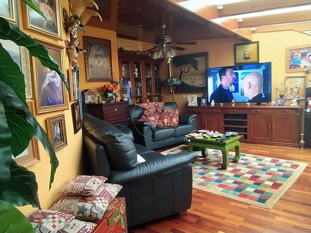 Sala d'estar de Pis en venda en Vigo  amb Calefacció, Terrassa i Traster