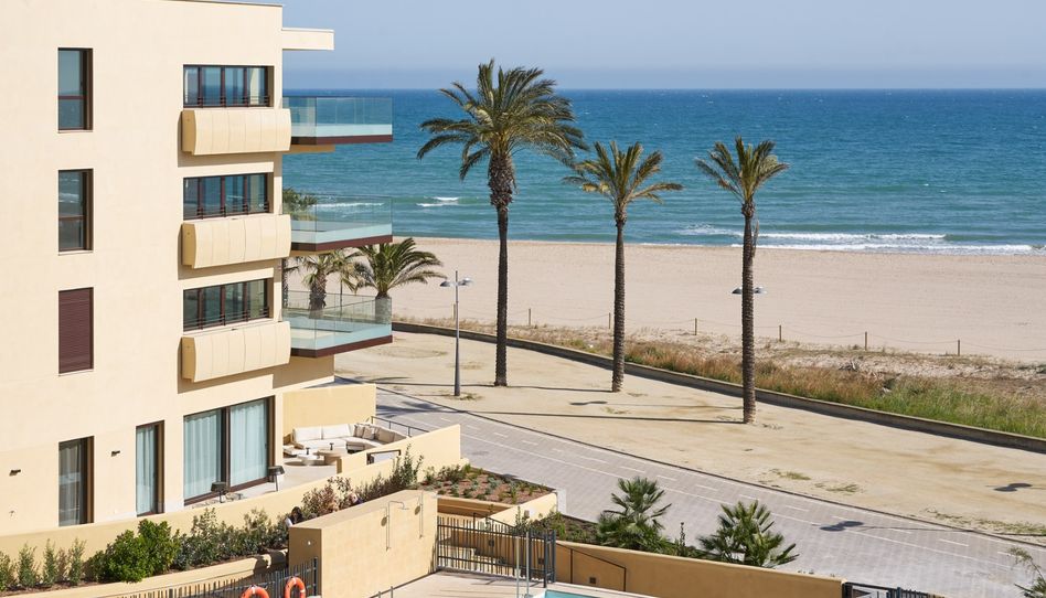 Foto 1 de Piso en venta en Avinguda Jaume I, 139, Les Salines - Pla de Sant Pere, Barcelona