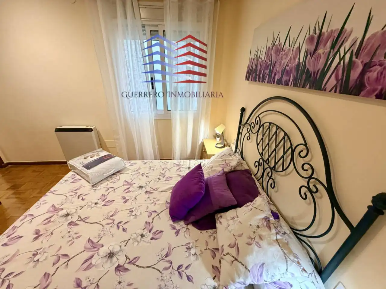 Habitación de Apartamento de alquiler en Ourense Capital  con Calefacción, Parquet y Amueblado