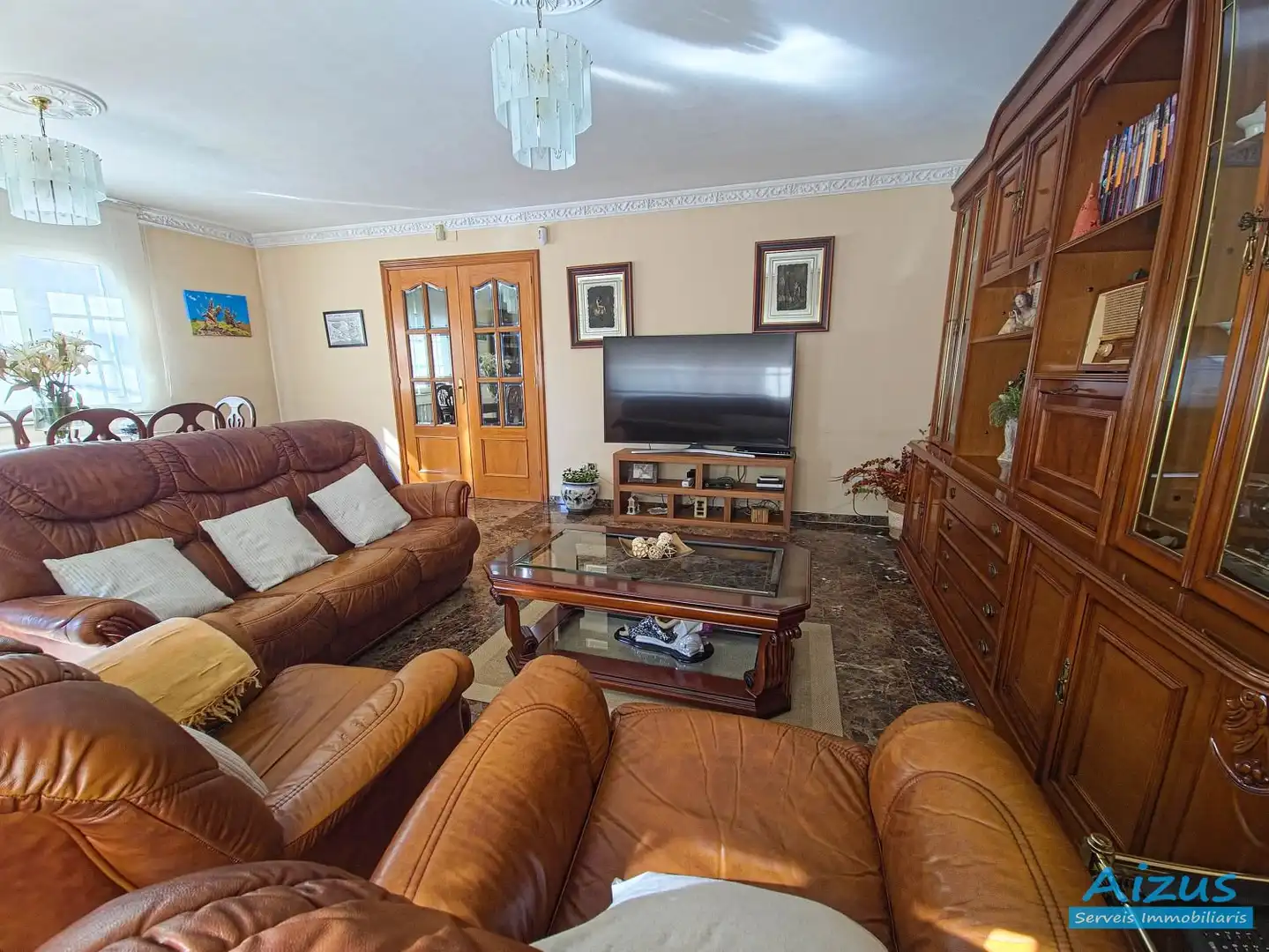 Sala d'estar de Casa o xalet en venda en Cerdanyola del Vallès amb Aire condicionat, Calefacció i Jardí privat