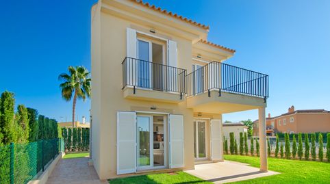 Casa unifamiliar en comunidad bien cuidada con piscina  cerca de la playa de ensueño Es Trenc