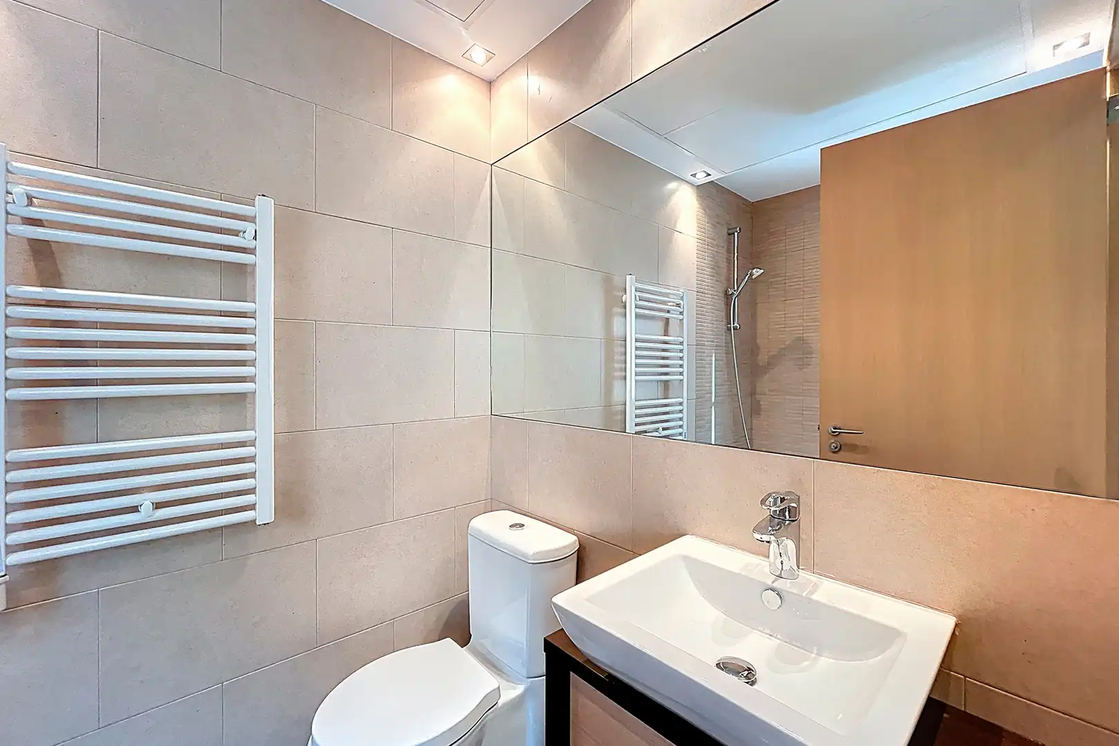 Bathroom of Attic for sale in Escaldes – Engordany  with Air Conditioner, Heating and Terrace