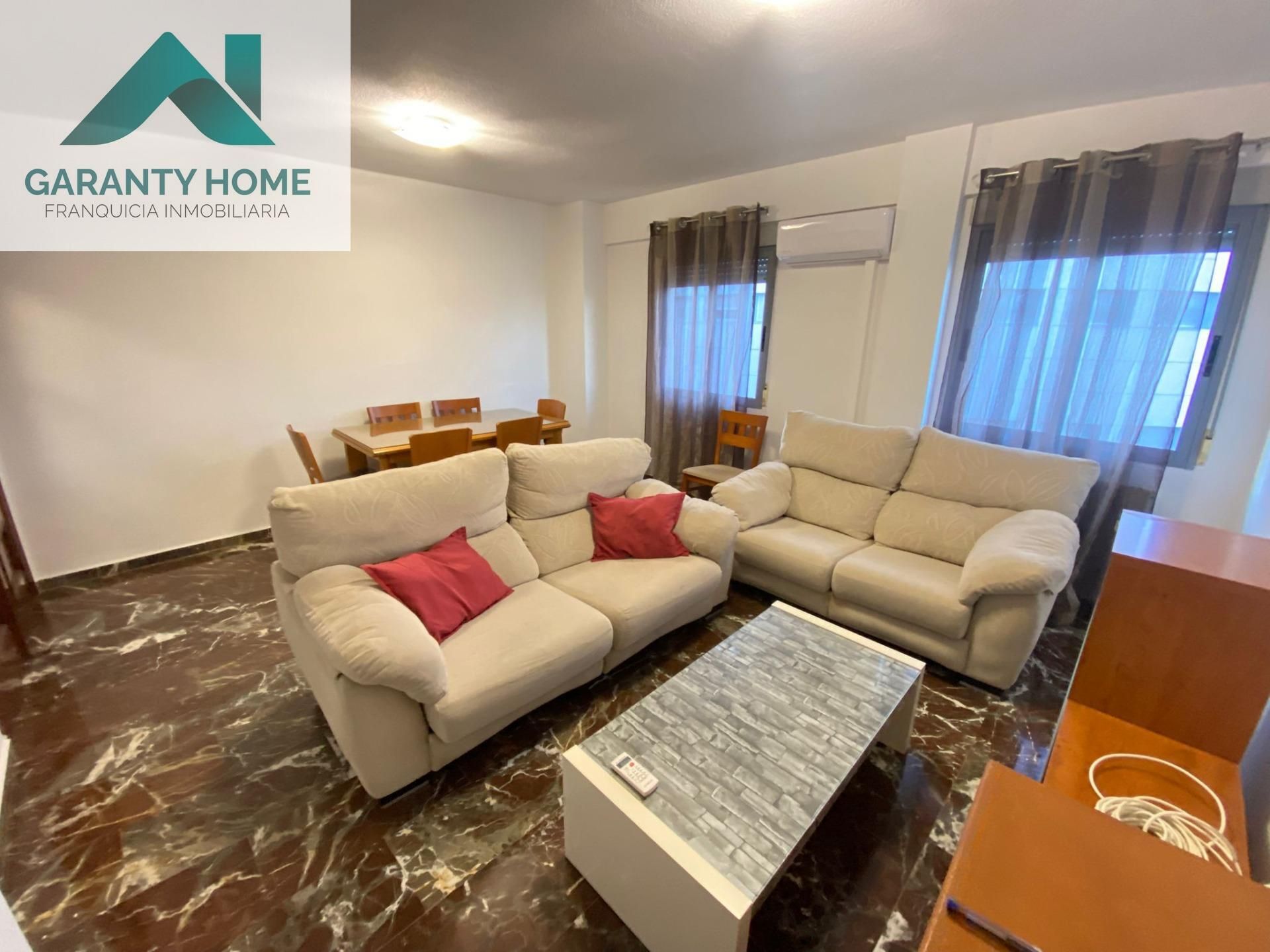 Sala d'estar de Pis de lloguer en  Jaén Capital amb Aire condicionat i Piscina comunitària