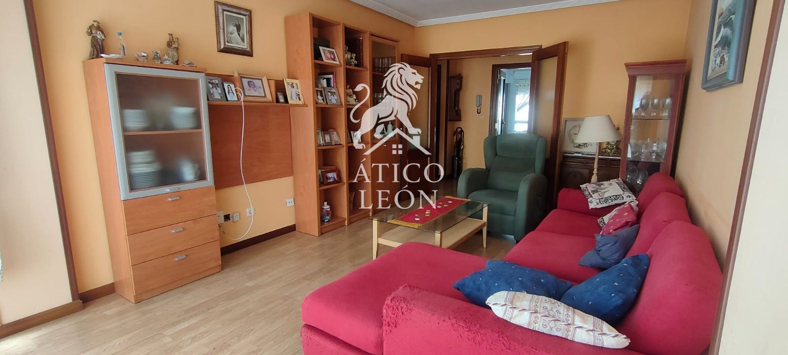 Wohnzimmer von Wohnungen zum verkauf in Santovenia de la Valdoncina mit Heizung, Abstellraum und Möbliert