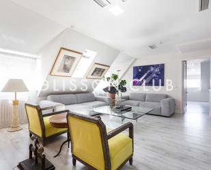 Sala d'estar de Àtic en venda en  Madrid Capital amb Aire condicionat i Calefacció