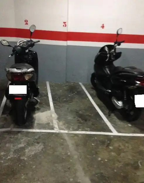 Moto de lloguer a Eixample, imagen 3