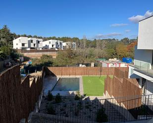 Piscina de Pis en venda en Cerdanyola del Vallès amb Aire condicionat, Calefacció i Jardí privat